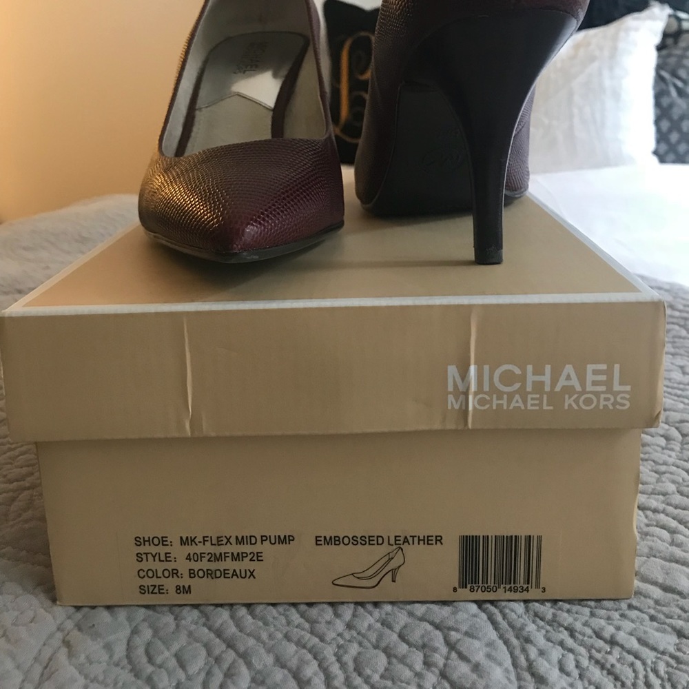 Michael Kors Bordeaux Pump